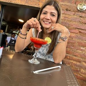 Meet your Posher, Alba